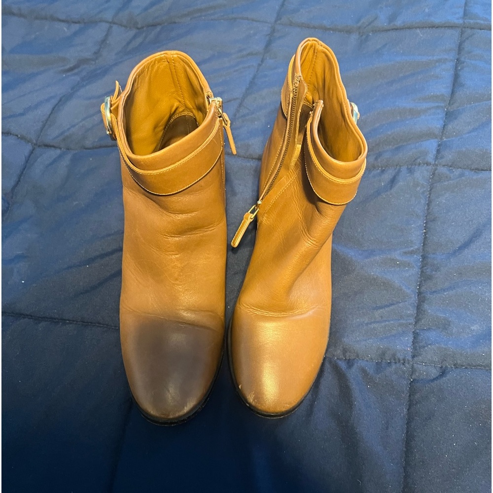Tory Burch brown bootie size 7 (some wear and tear but still super cute)